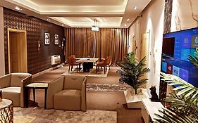Sujimoto Residences Macdonald