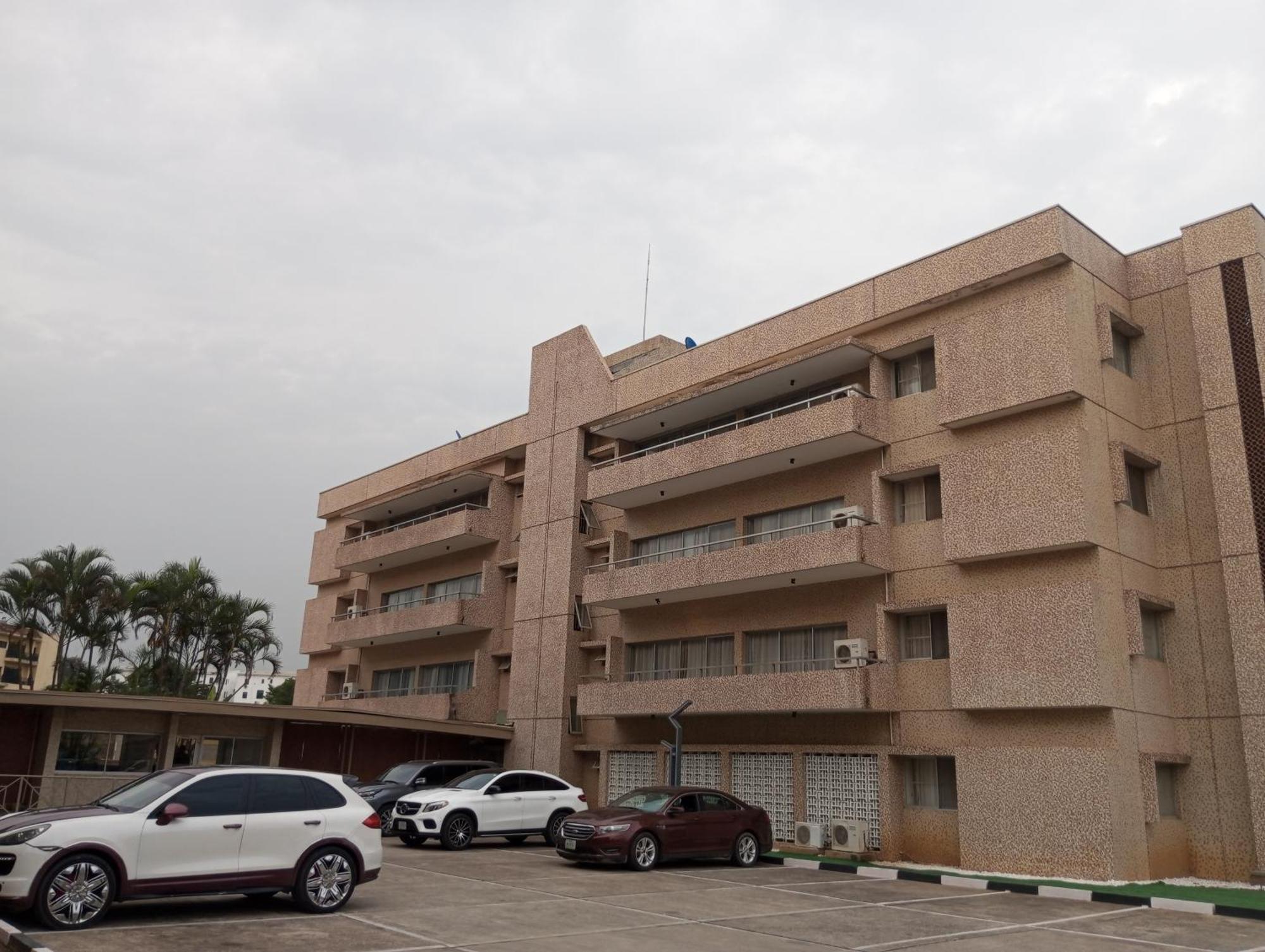 Sujimoto Residences Macdonald Lagos Exterior photo