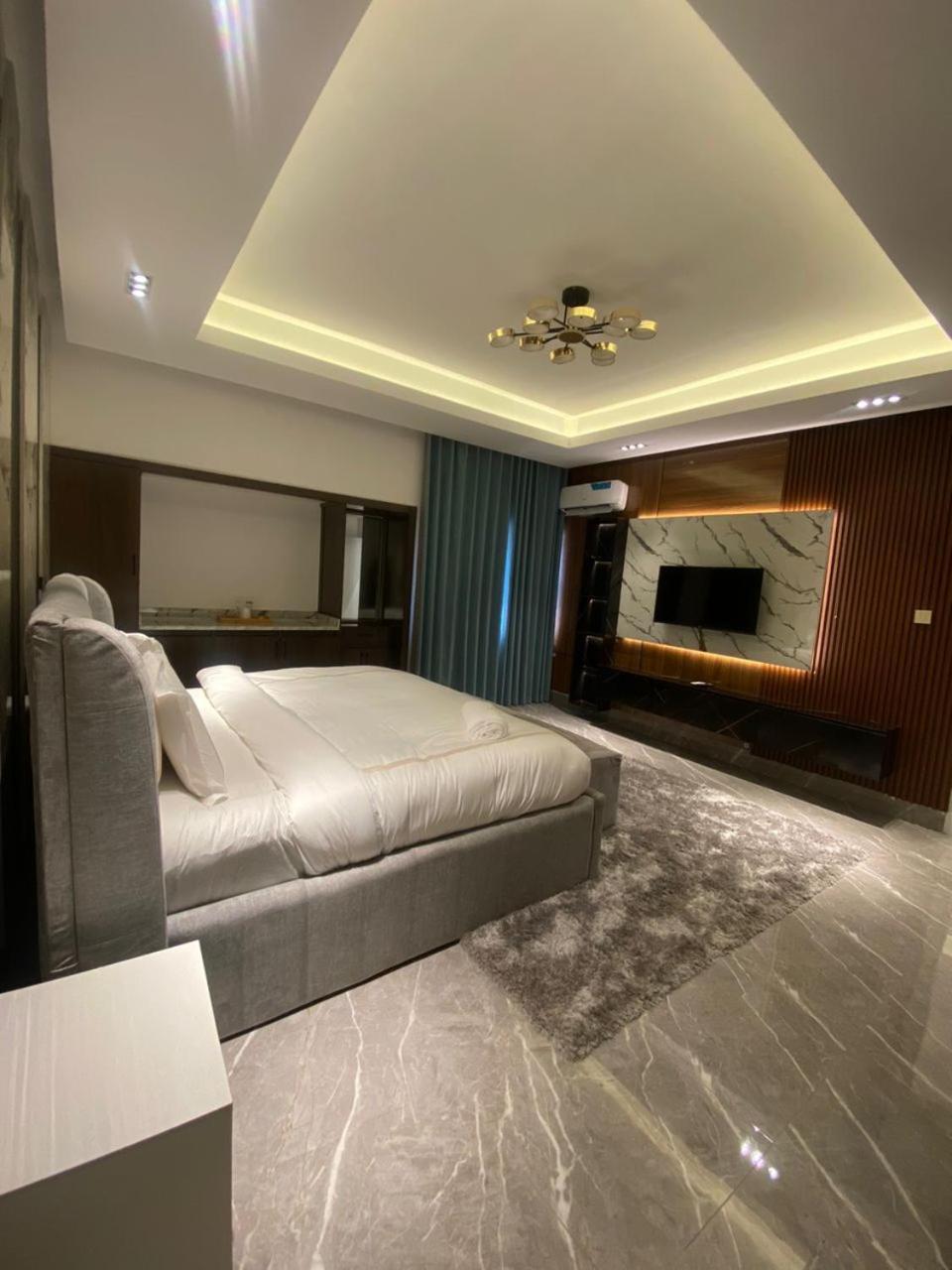 Sujimoto Residences Macdonald Lagos Exterior photo